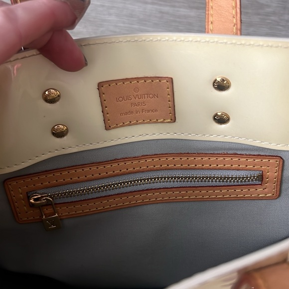 Louis Vuitton Small Vernis Cream Tote EUC - Picture 9 of 13